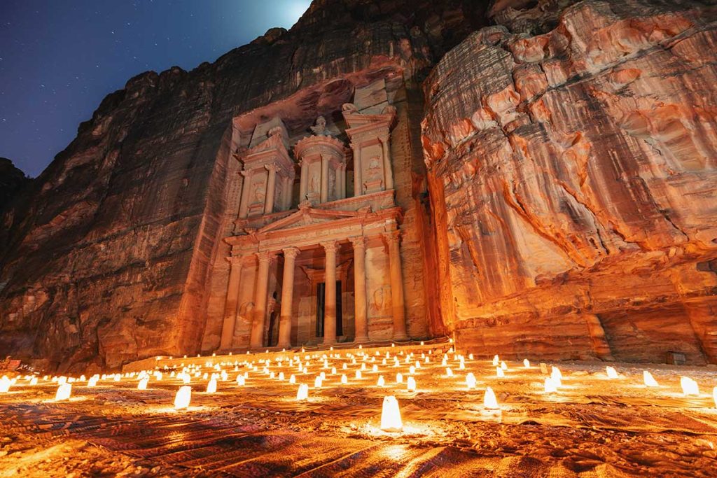 Itinerário jordano petra à noite